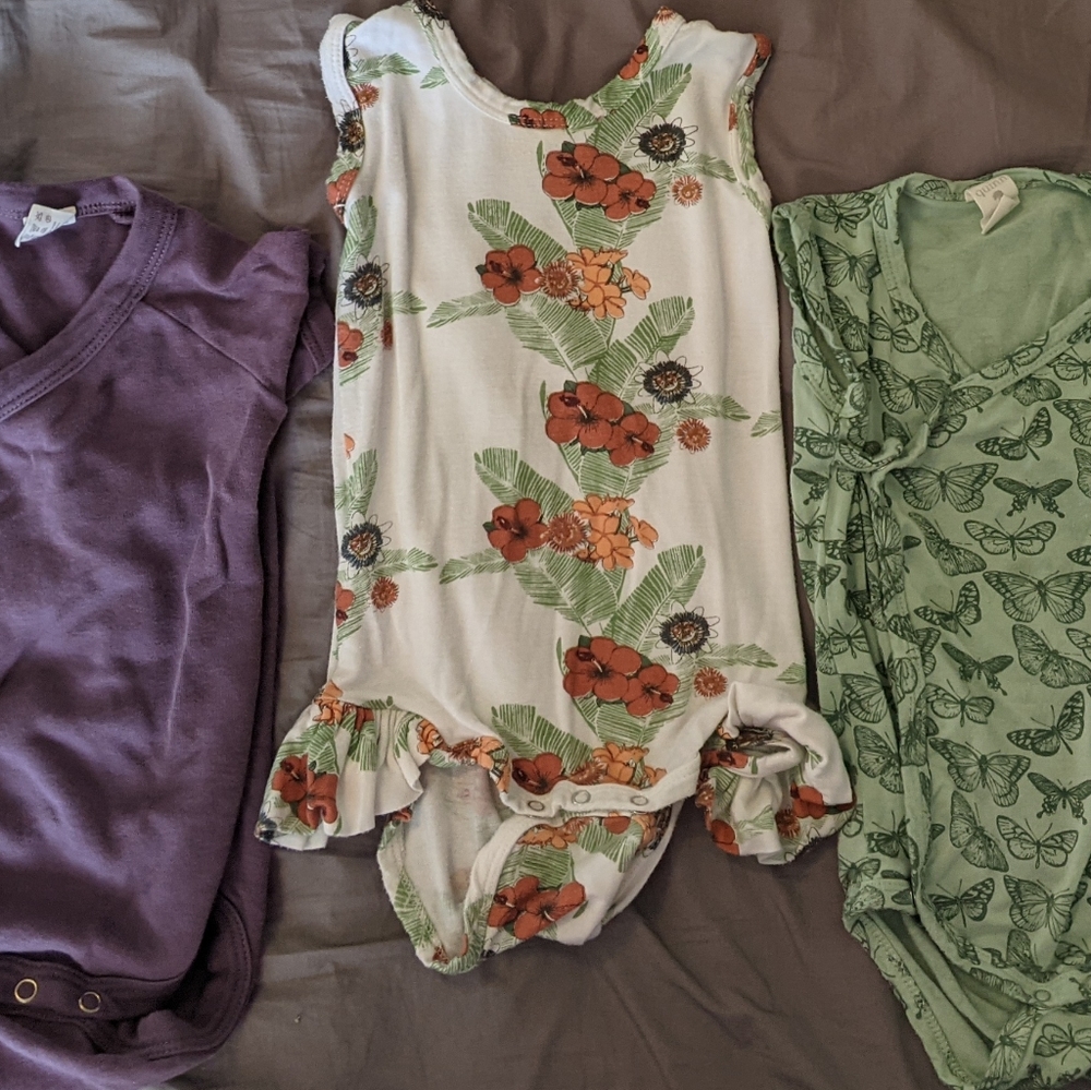 Kate Quinn - 3 body suit bundle 6-12 month